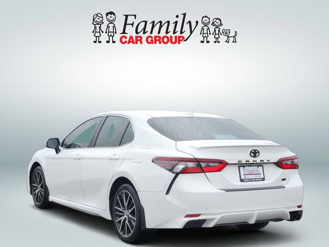 Used 2024 Toyota Camry SE FWD image 3