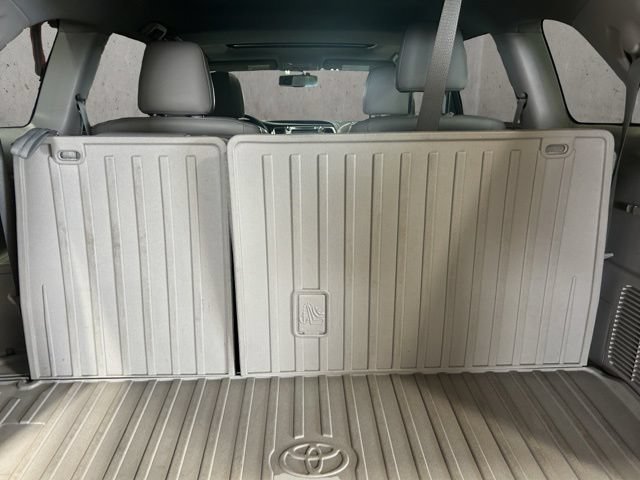Used 2016 Toyota Highlander Limited AWD/4WD image 24