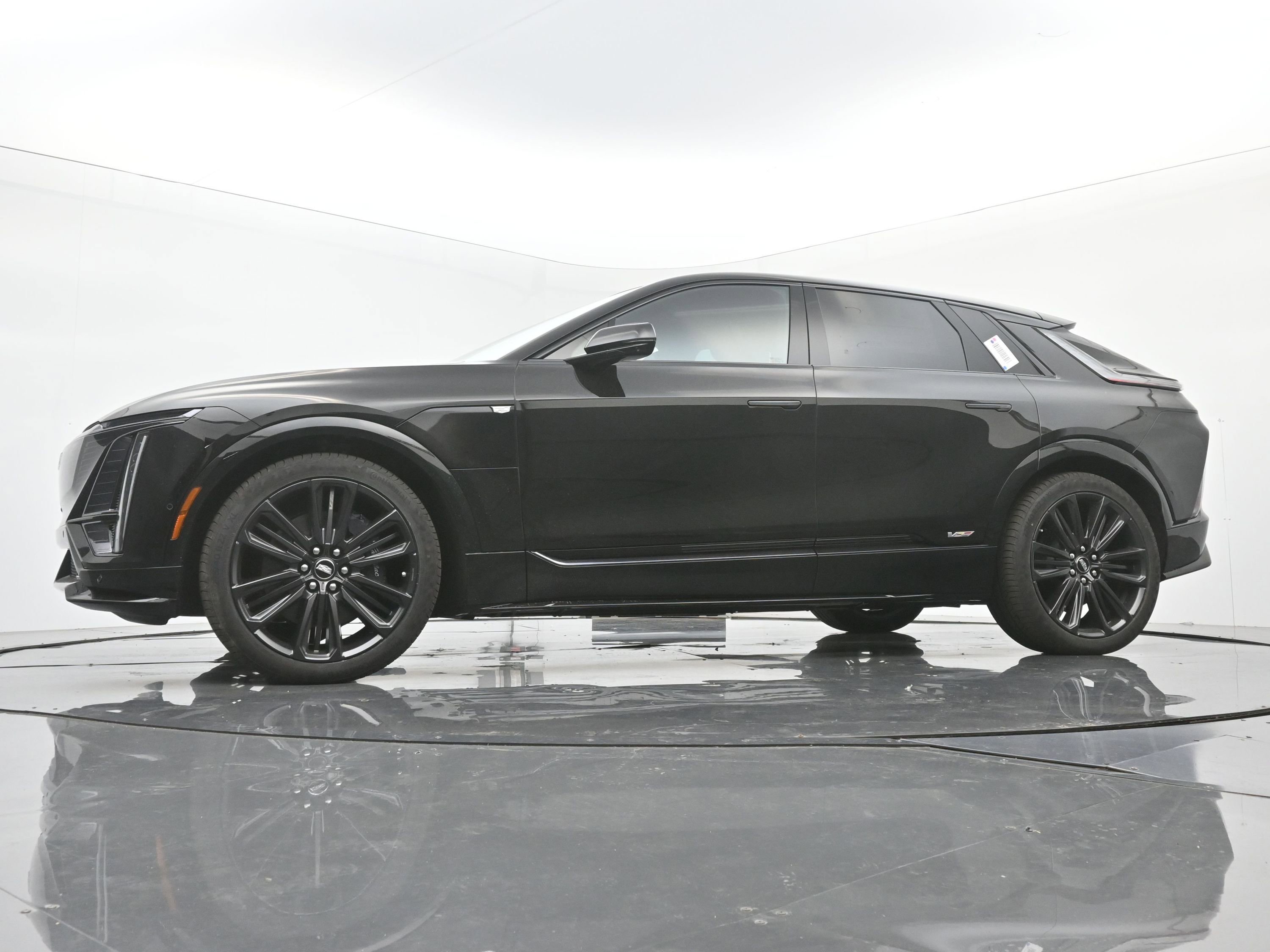 New 2026 Cadillac Lyriq V image 16