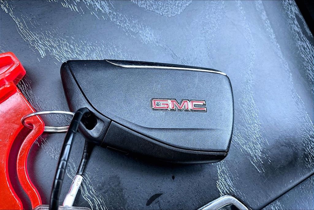 Used 2024 GMC Yukon Denali image 13