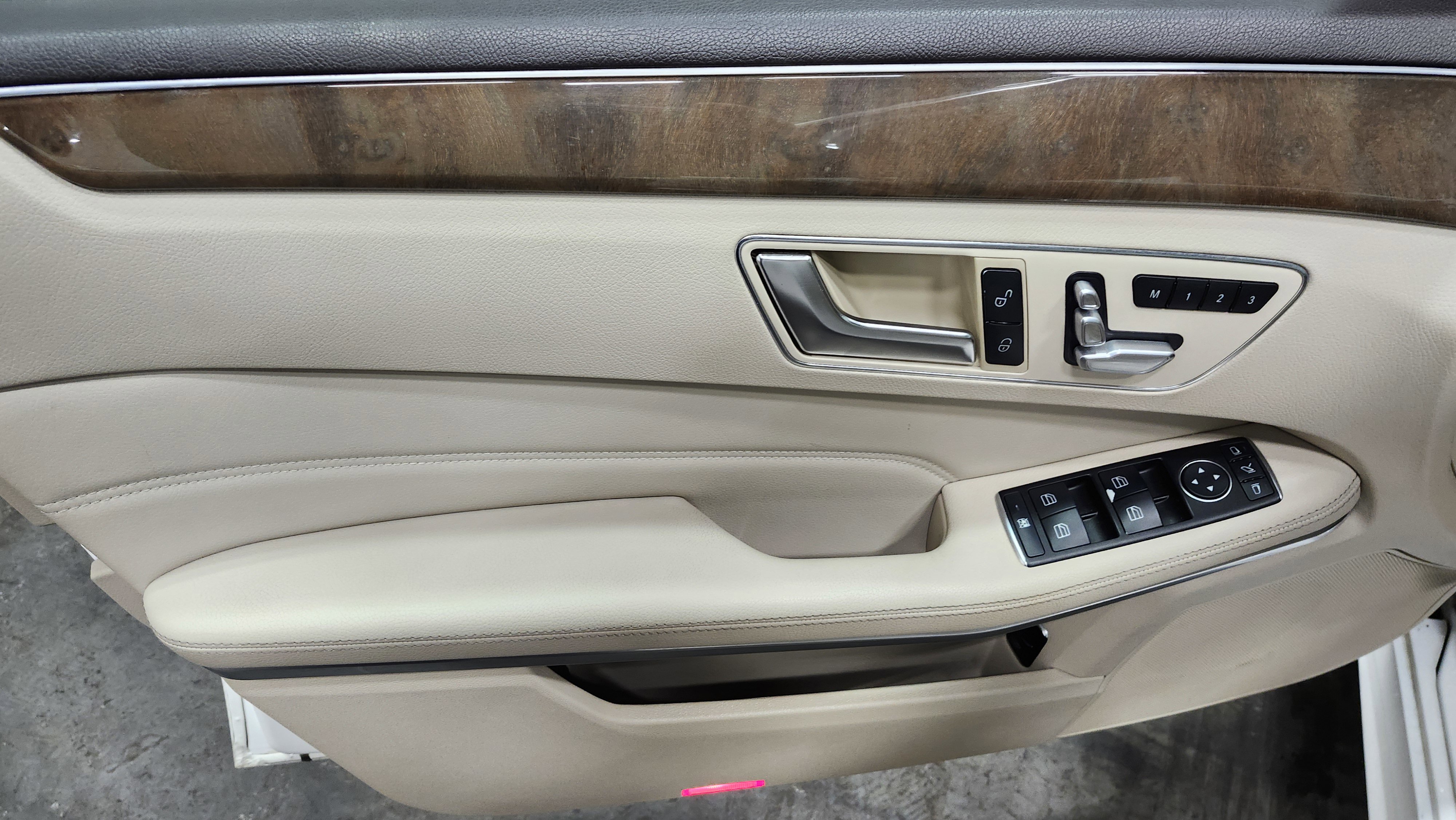 Used 2015 Mercedes-Benz E 350 4MATIC Sedan image 26