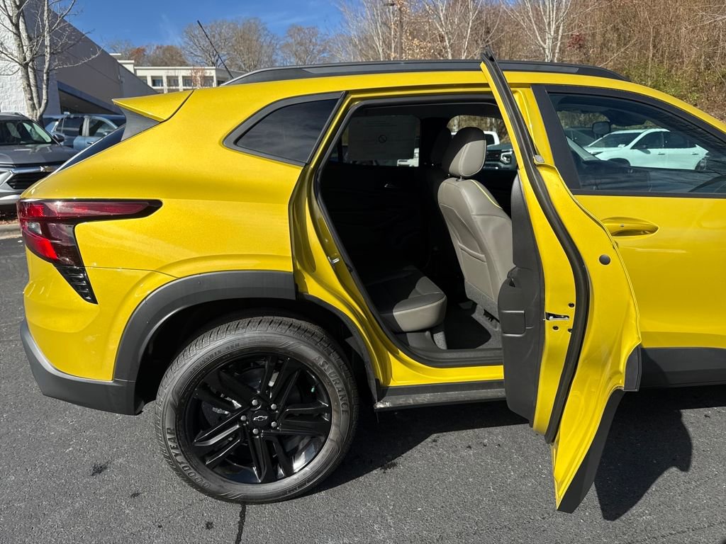 New 2025 Chevrolet Trax ACTIV w/ Driver Confidence Package image 22