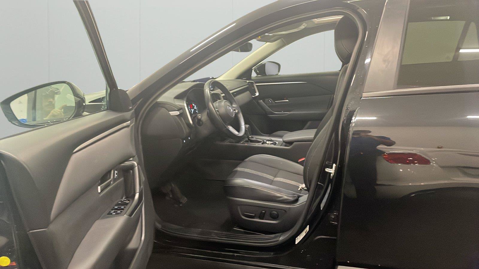 Used 2025 MAZDA CX-50 AWD 2.5 S w/ Premium Package image 23