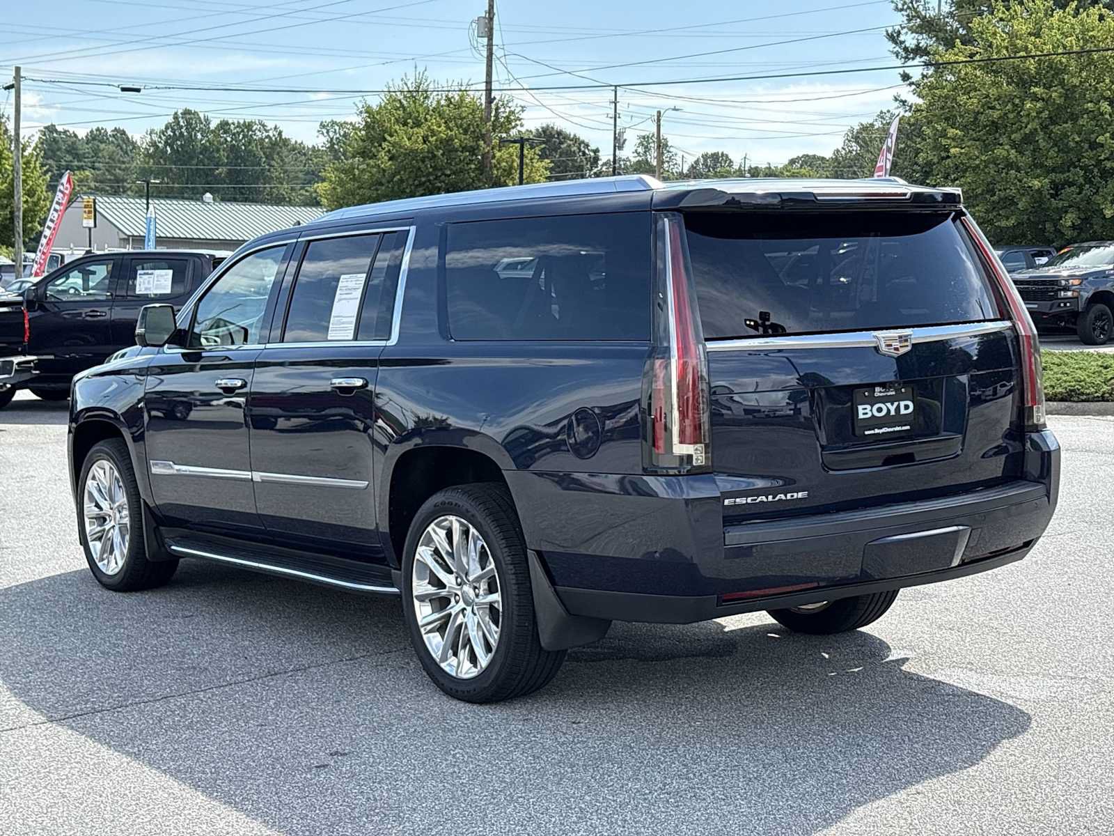 Used 2019 Cadillac Escalade ESV Luxury AWD/4WD image 8