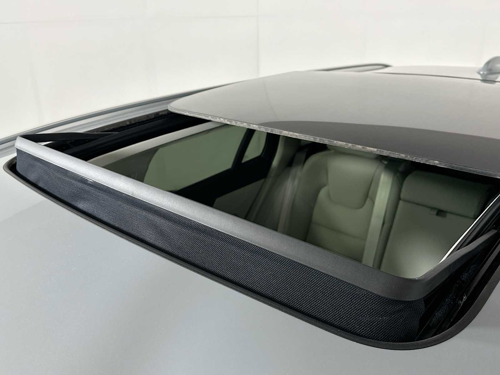New 2026 Volvo V60 B5 Cross Country Plus w/ Climate Package image 20