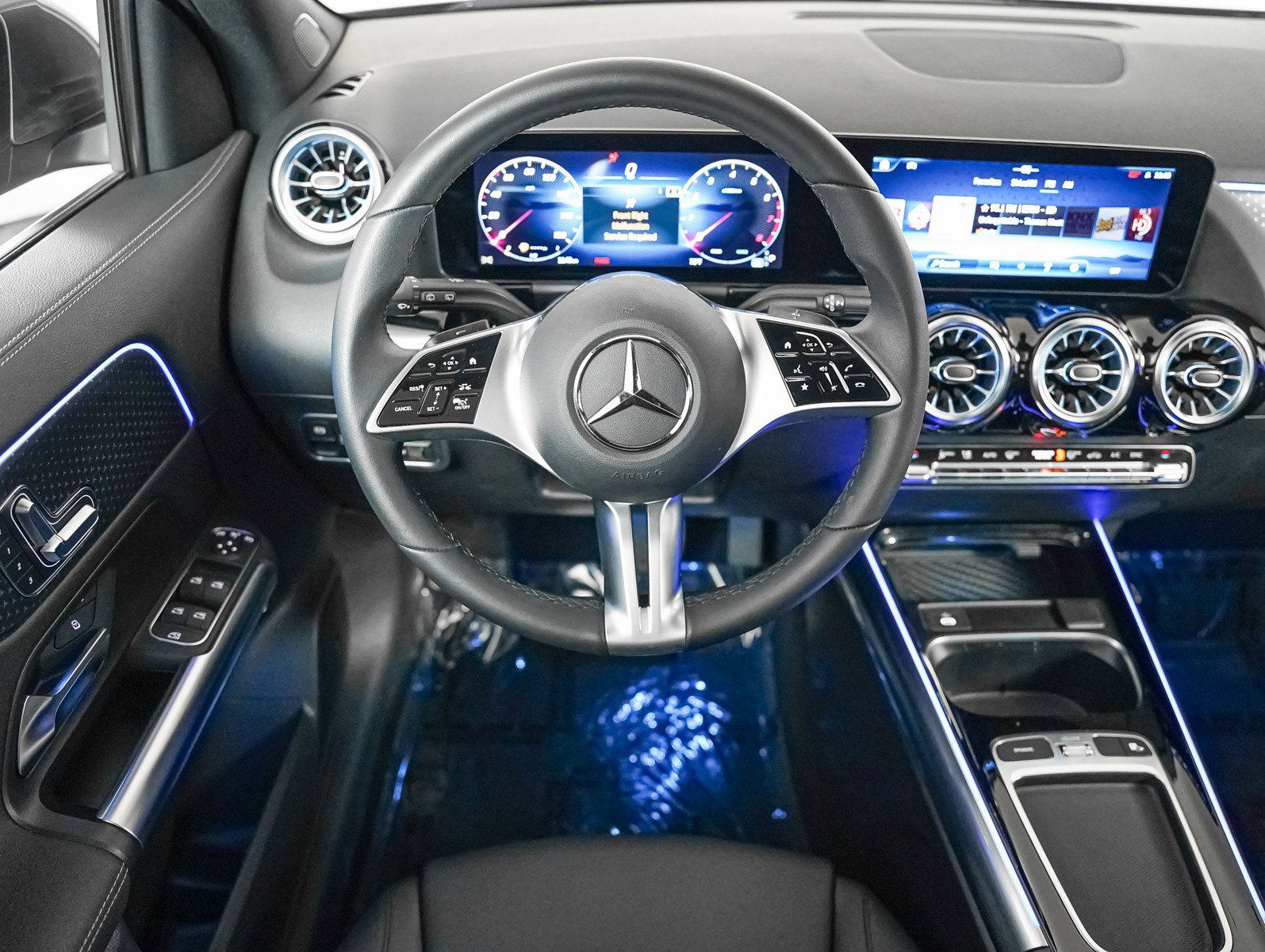 Certified 2024 Mercedes-Benz GLA 250 w/ Exclusive Package image 15