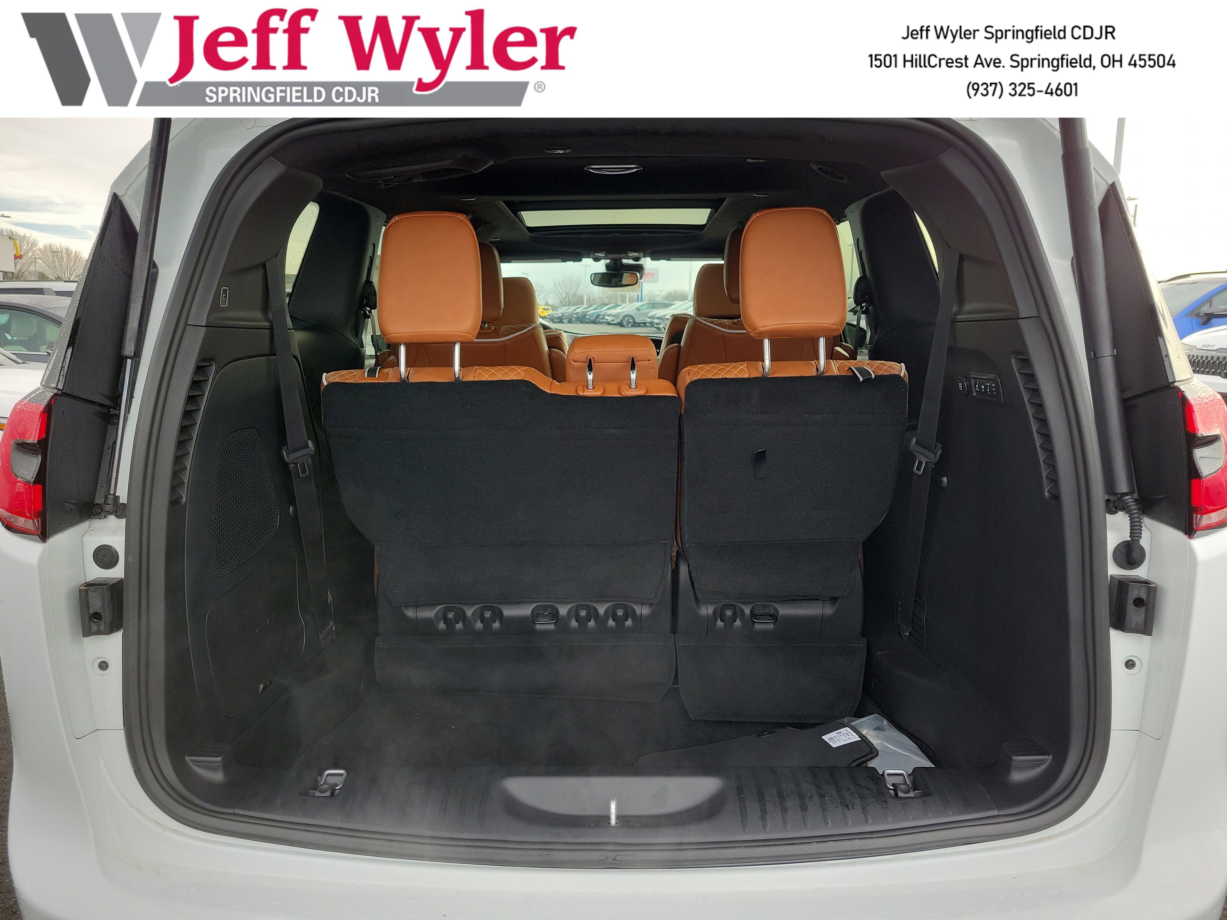 New 2026 Chrysler Pacifica Pinnacle AWD/4WD image 5