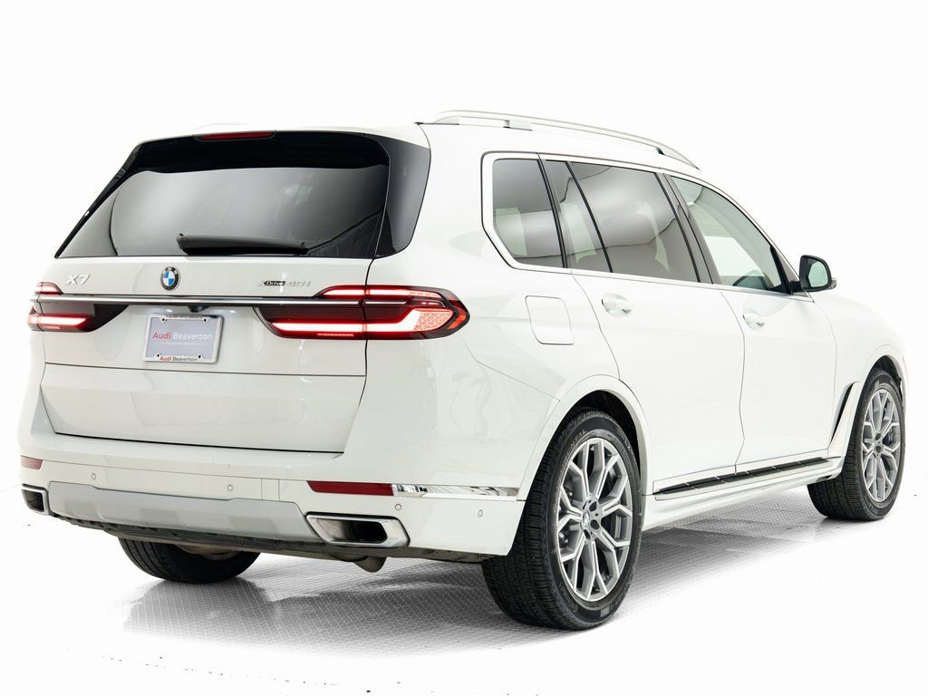 Used 2026 BMW X7 xDrive40i AWD/4WD image 3