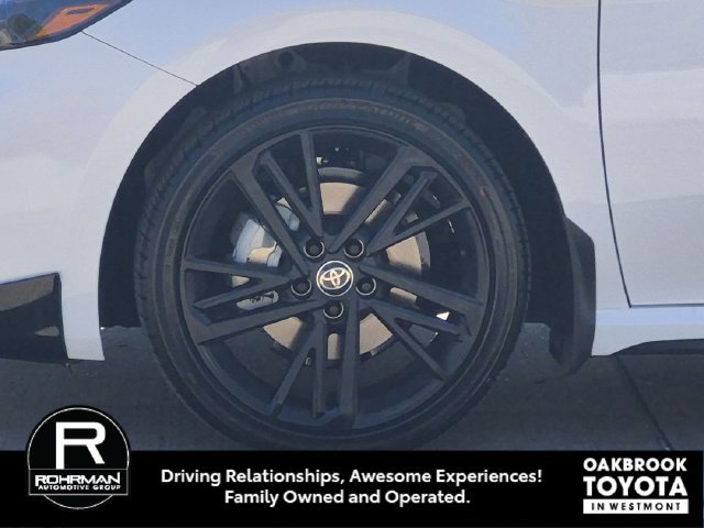 New 2026 Toyota Camry Hybrid AWD/4WD image 10
