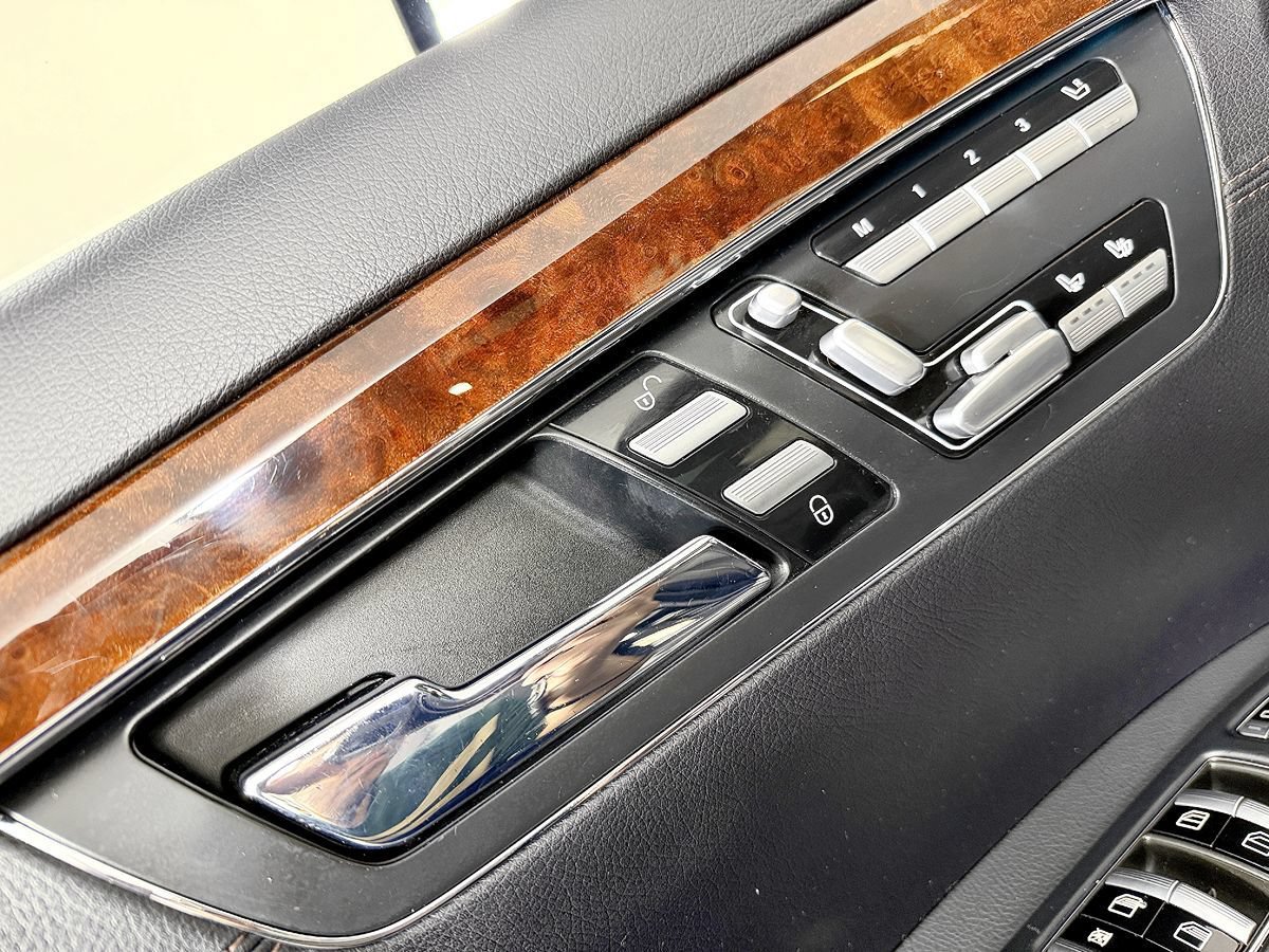 Used 2012 Mercedes-Benz S 63 AMG image 33