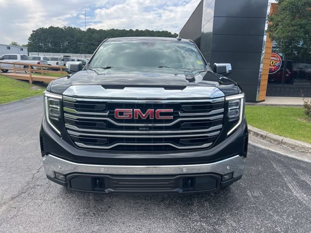 Used 2022 GMC Sierra 1500 SLT w/ SLT Premium Plus Package AWD/4WD image 3