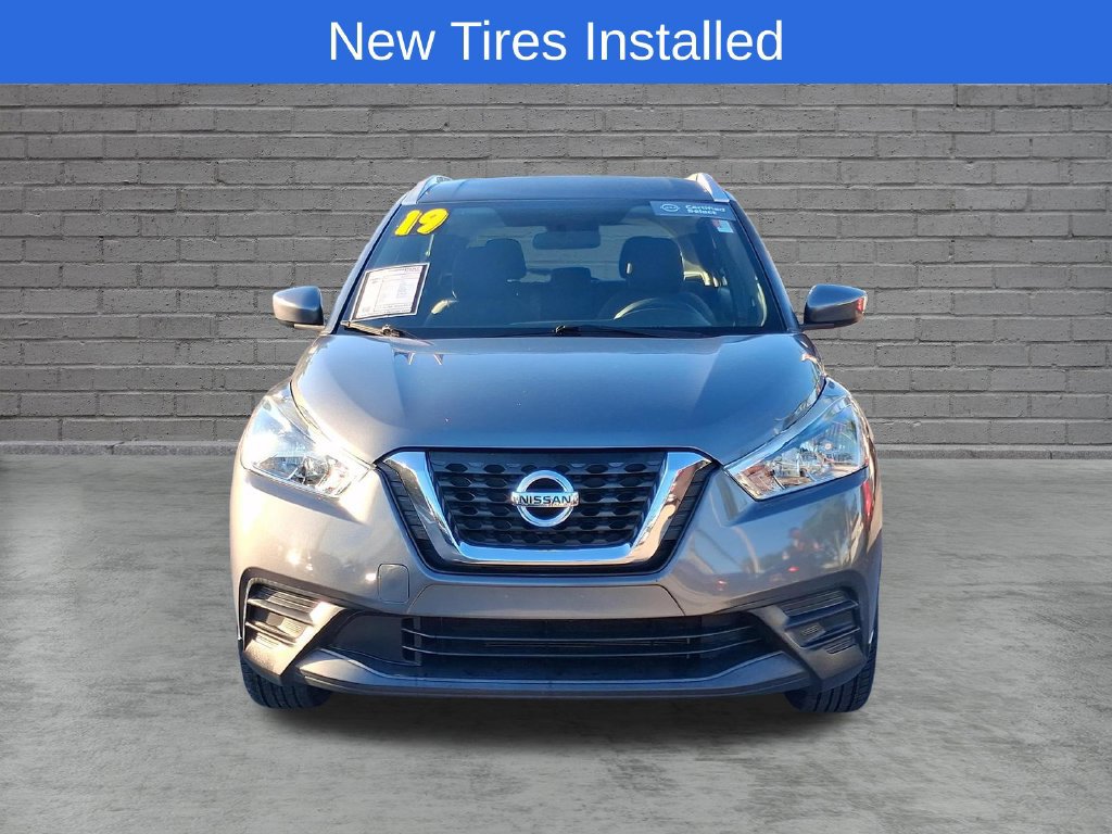 Certified 2019 Nissan Kicks SV FWD image 2