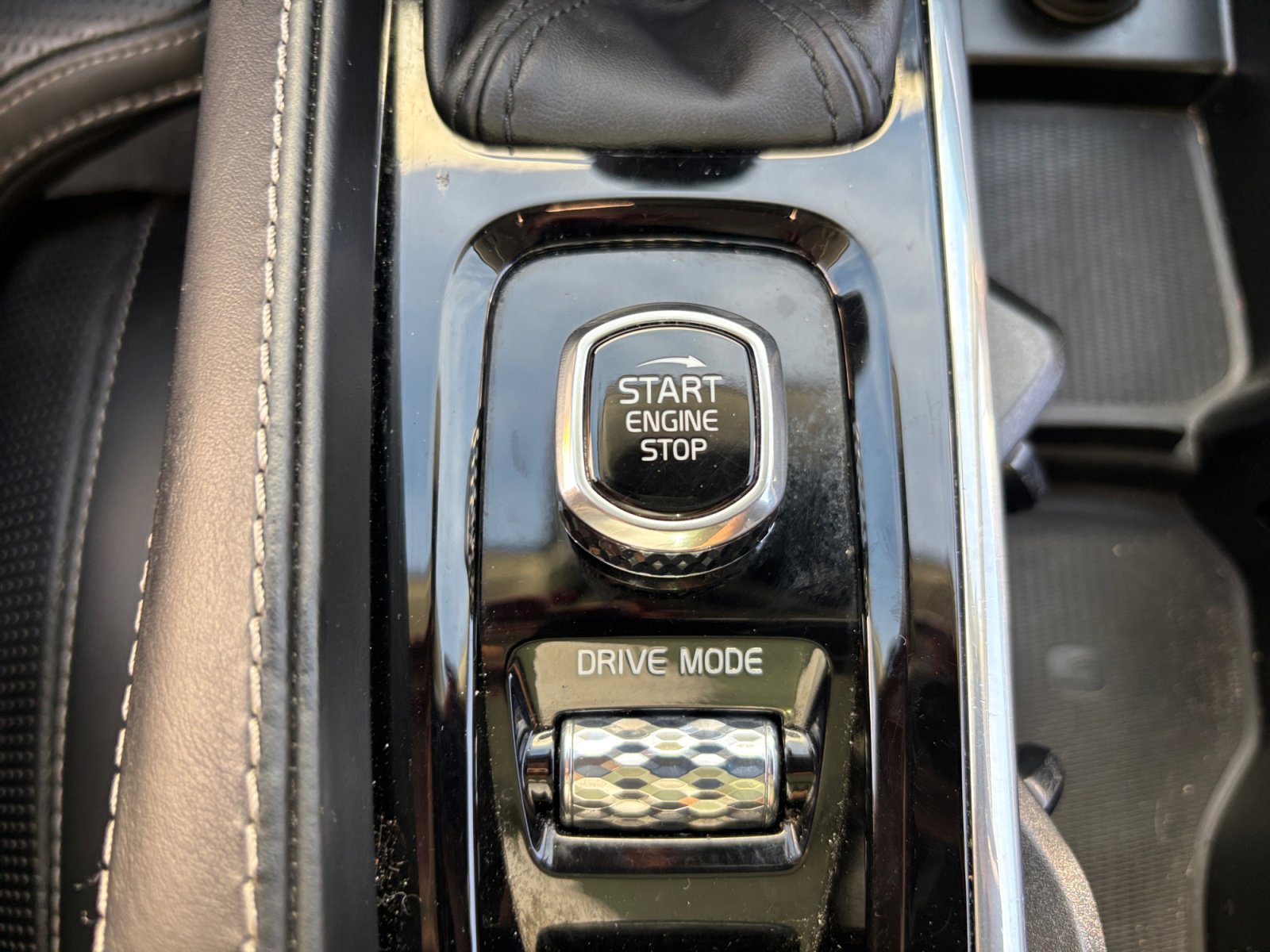 Used 2019 Volvo XC90 T6 Inscription w/ Luxury Package image 28