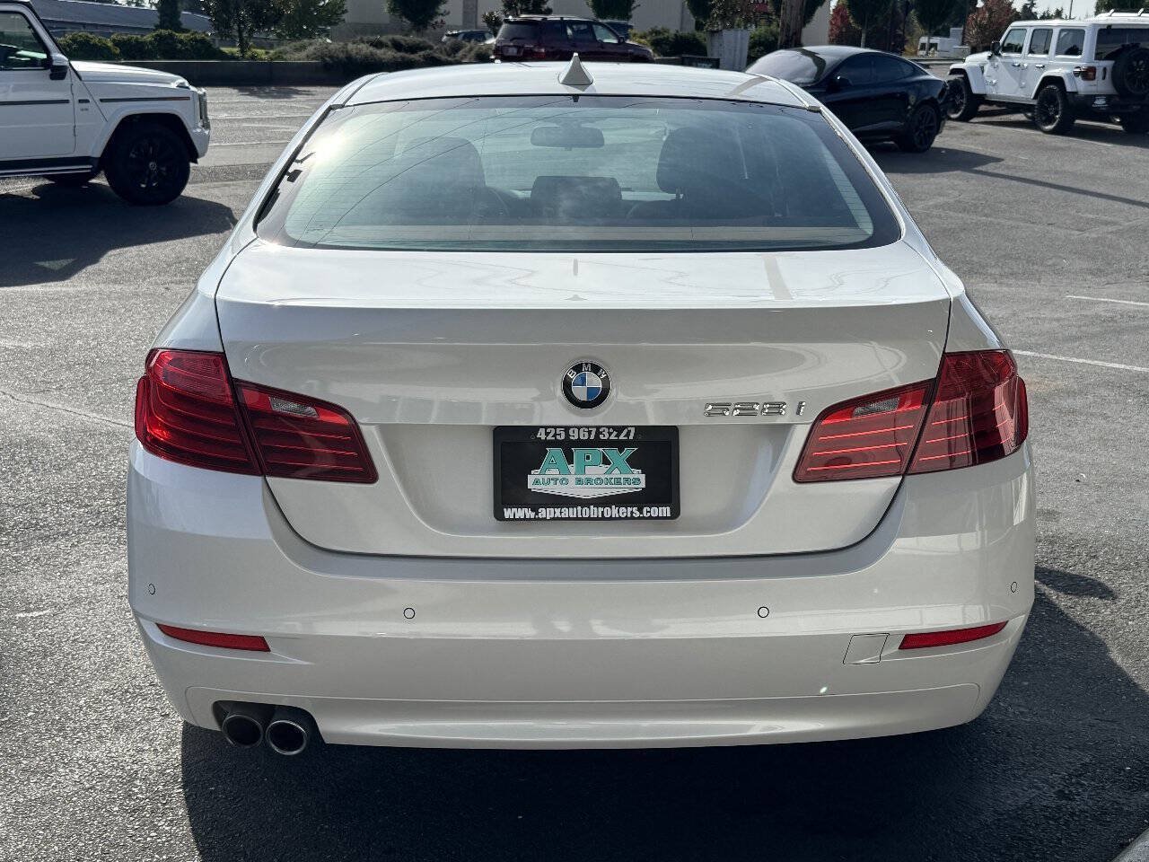 Used 2015 BMW 528i Sedan RWD image 5