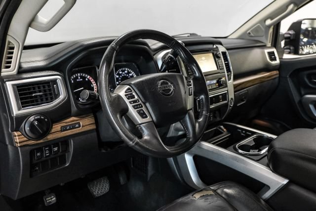 Used 2016 Nissan Titan SL AWD/4WD image 5