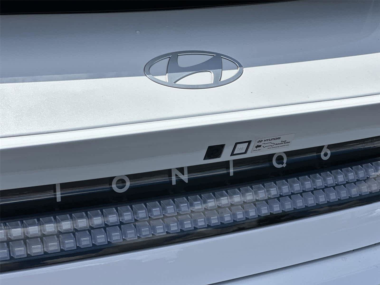 Used 2024 Hyundai Ioniq 6 SE RWD image 8