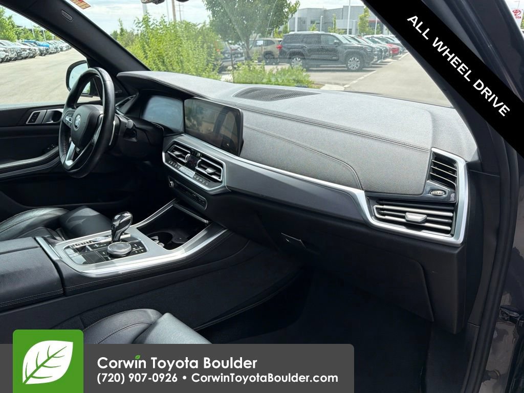 Used 2019 BMW X5 xDrive50i w/ Parking Assistance Package AWD/4WD image 12