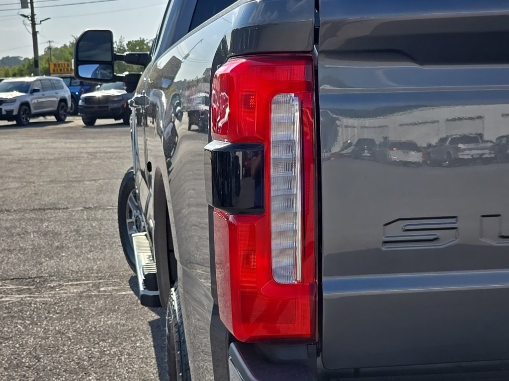 New 2026 Ford F350 Lariat image 14