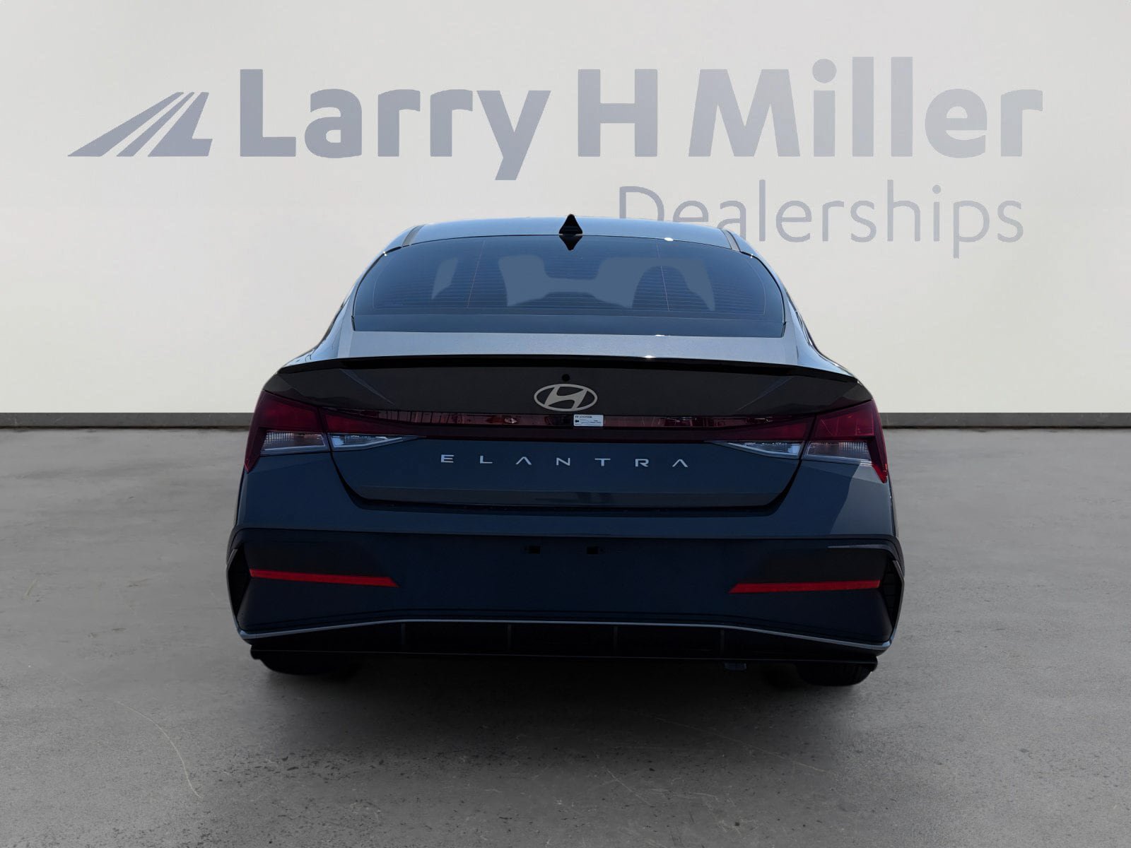 Certified 2025 Hyundai Elantra Sport FWD image 5