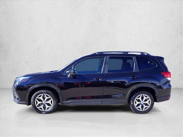 Used 2023 Subaru Forester Premium image 2