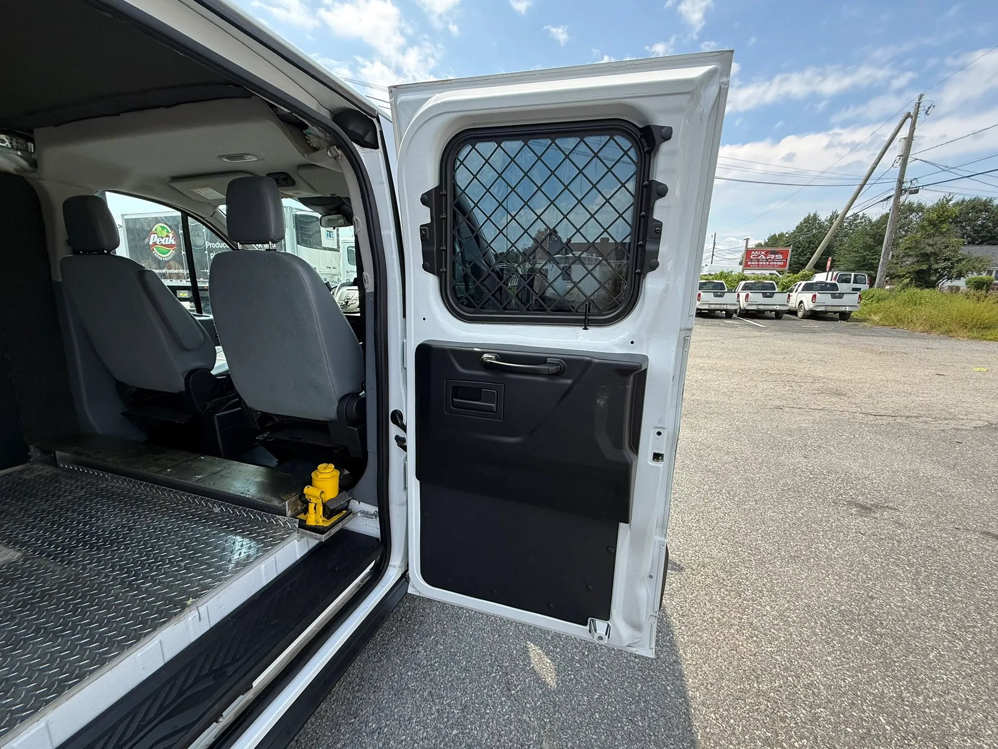 Used 2019 Ford Transit 250 148 Low Roof RWD image 31