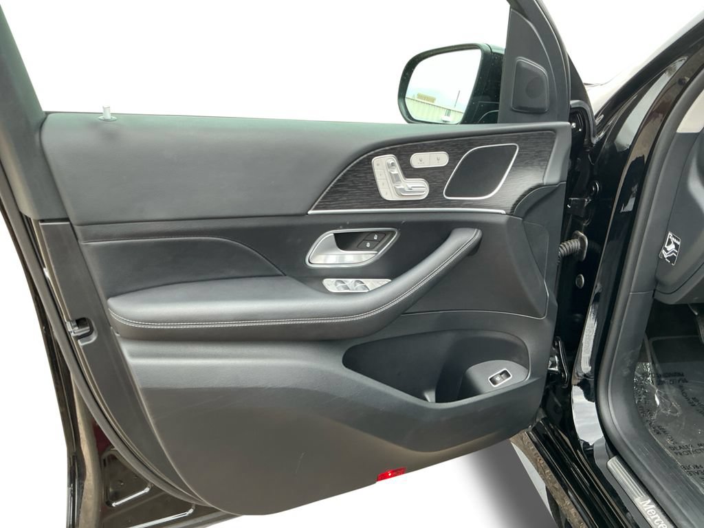 Used 2024 Mercedes-Benz GLE 350 4MATIC w/ AMG Line Exterior image 23
