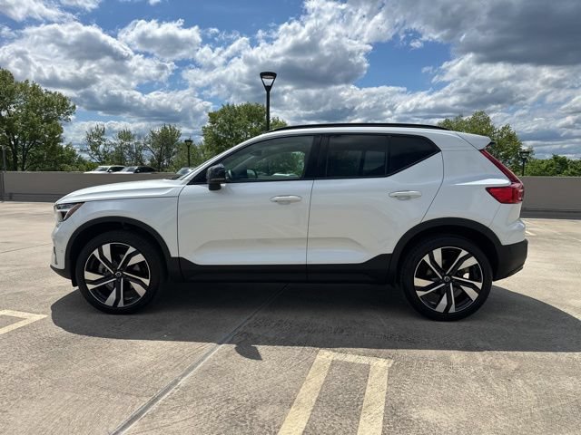 Certified 2023 Volvo XC40 B5 Plus w/ Protection Package Premier AWD/4WD image 5