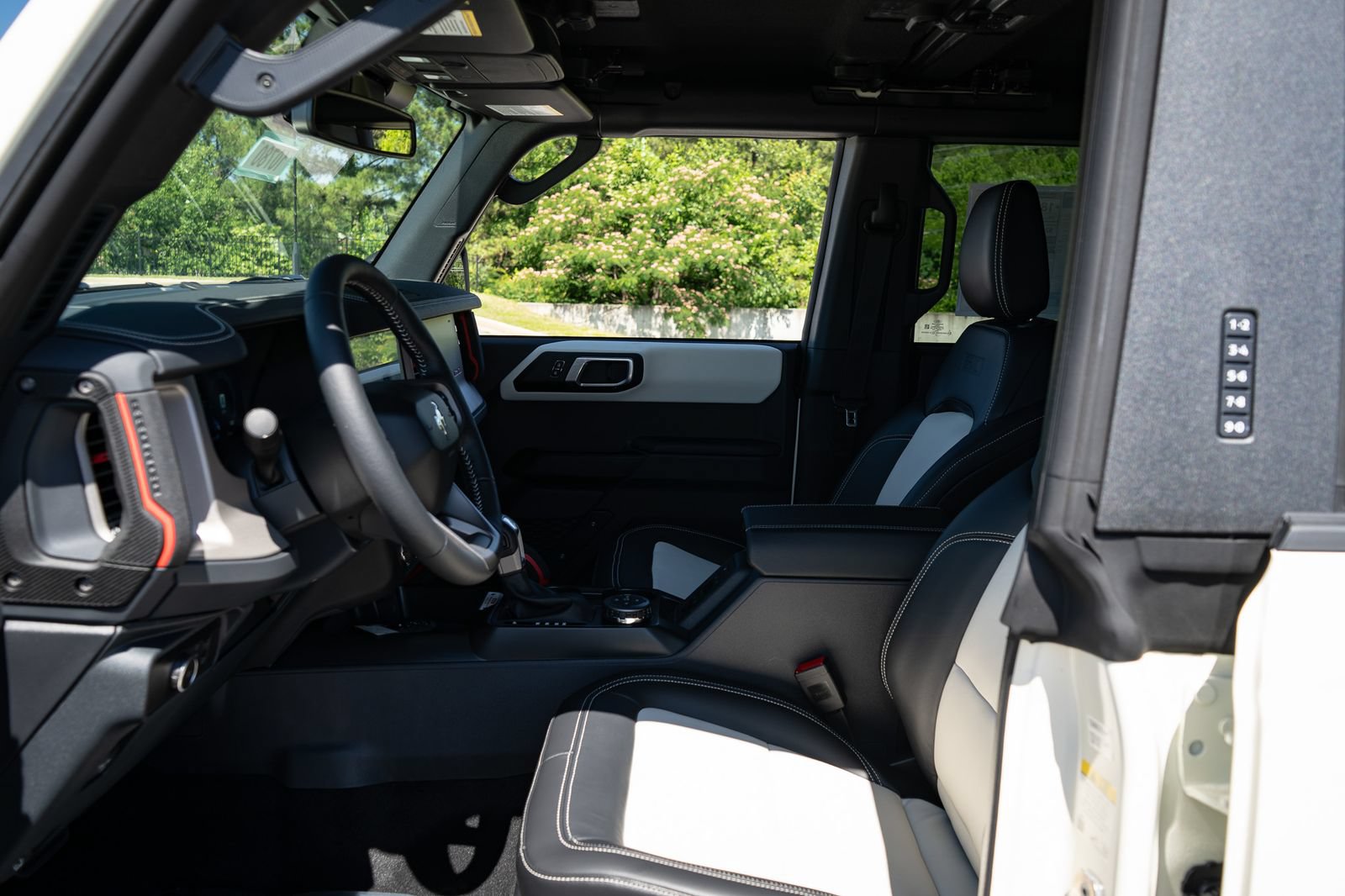 New 2026 Ford Bronco Outer Banks w/ Sasquatch Package AWD/4WD image 26