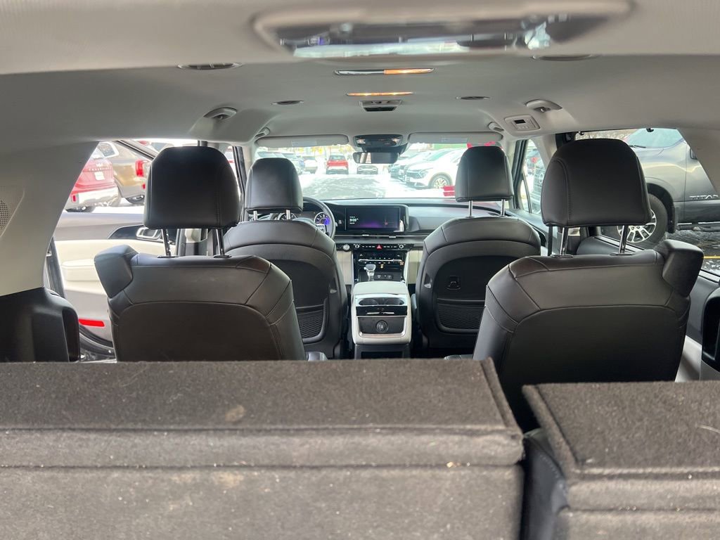 Certified 2023 Kia Carnival EX image 11