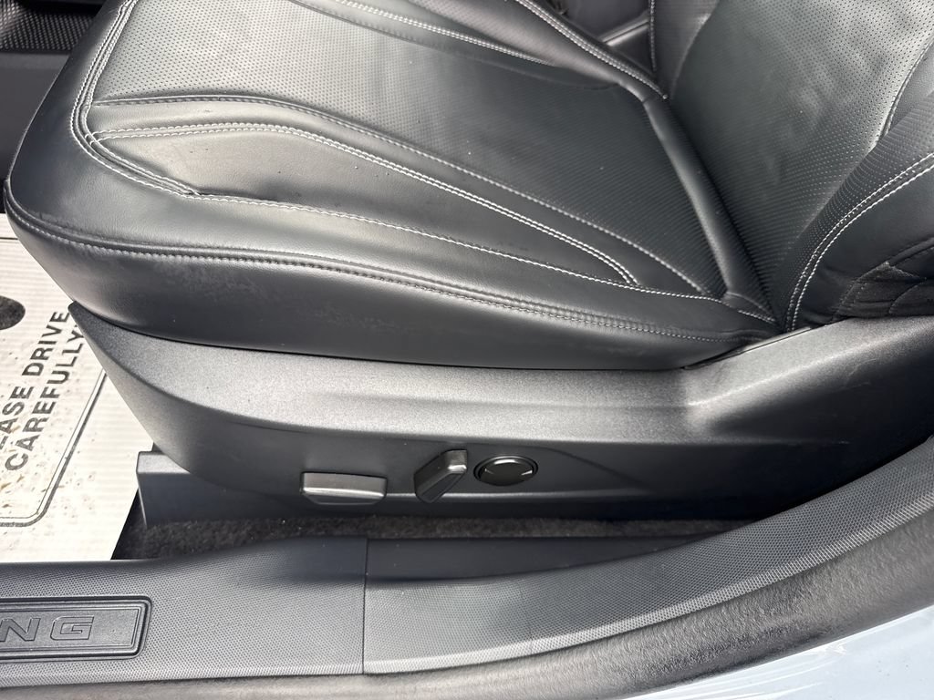 Used 2024 Ford Mustang Mach-E Premium AWD/4WD image 27