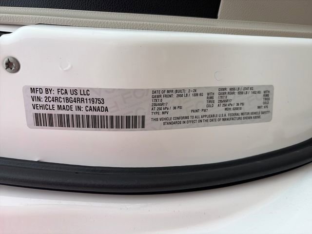 Used 2024 Chrysler Pacifica Touring-L FWD image 51