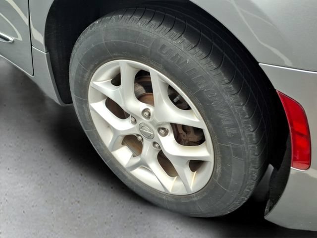 Used 2017 Chrysler Pacifica Touring-L w/ Tire & Wheel Group FWD image 17