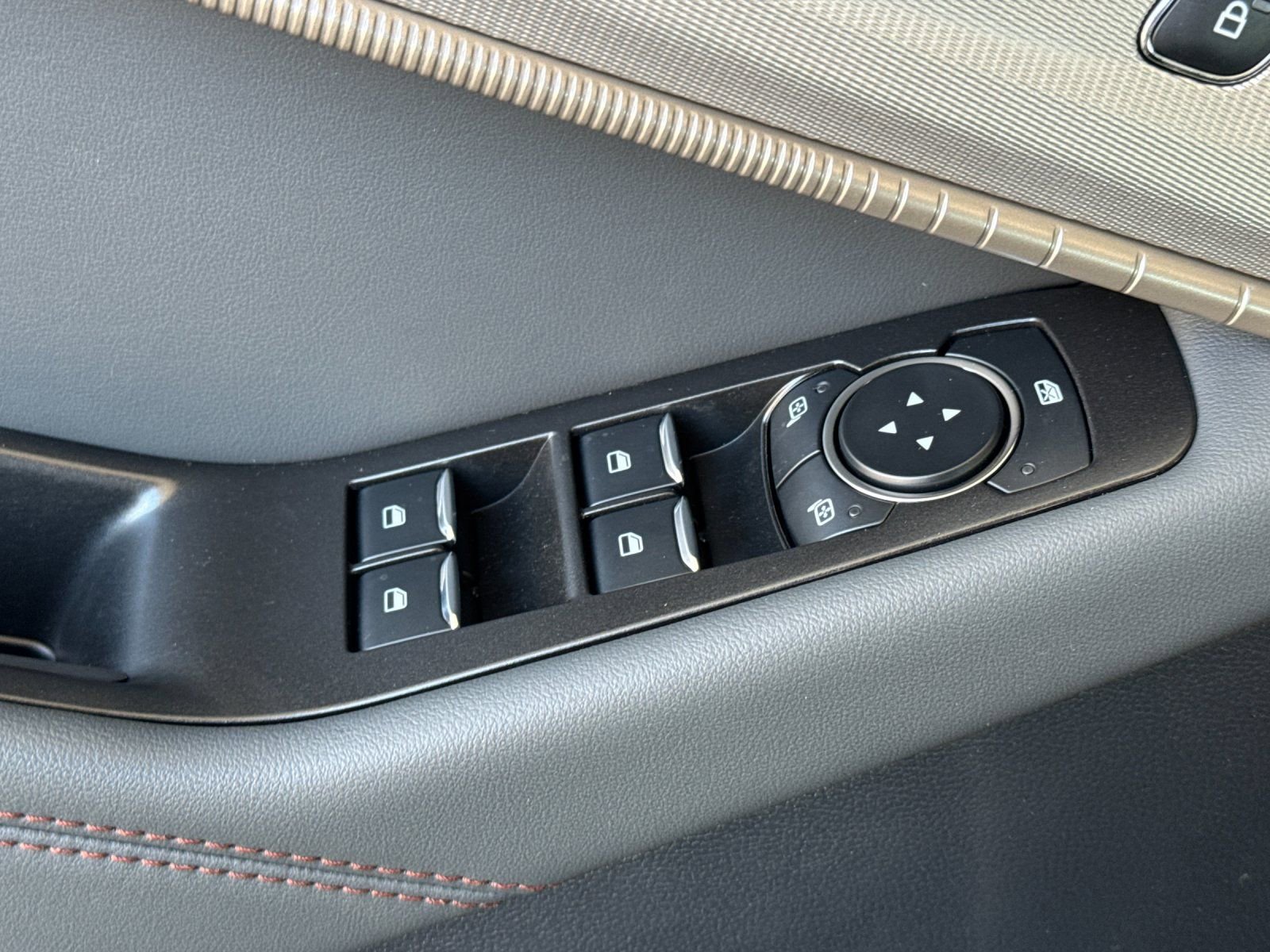 New 2026 Ford Explorer Active w/ Active Comfort Package image 11