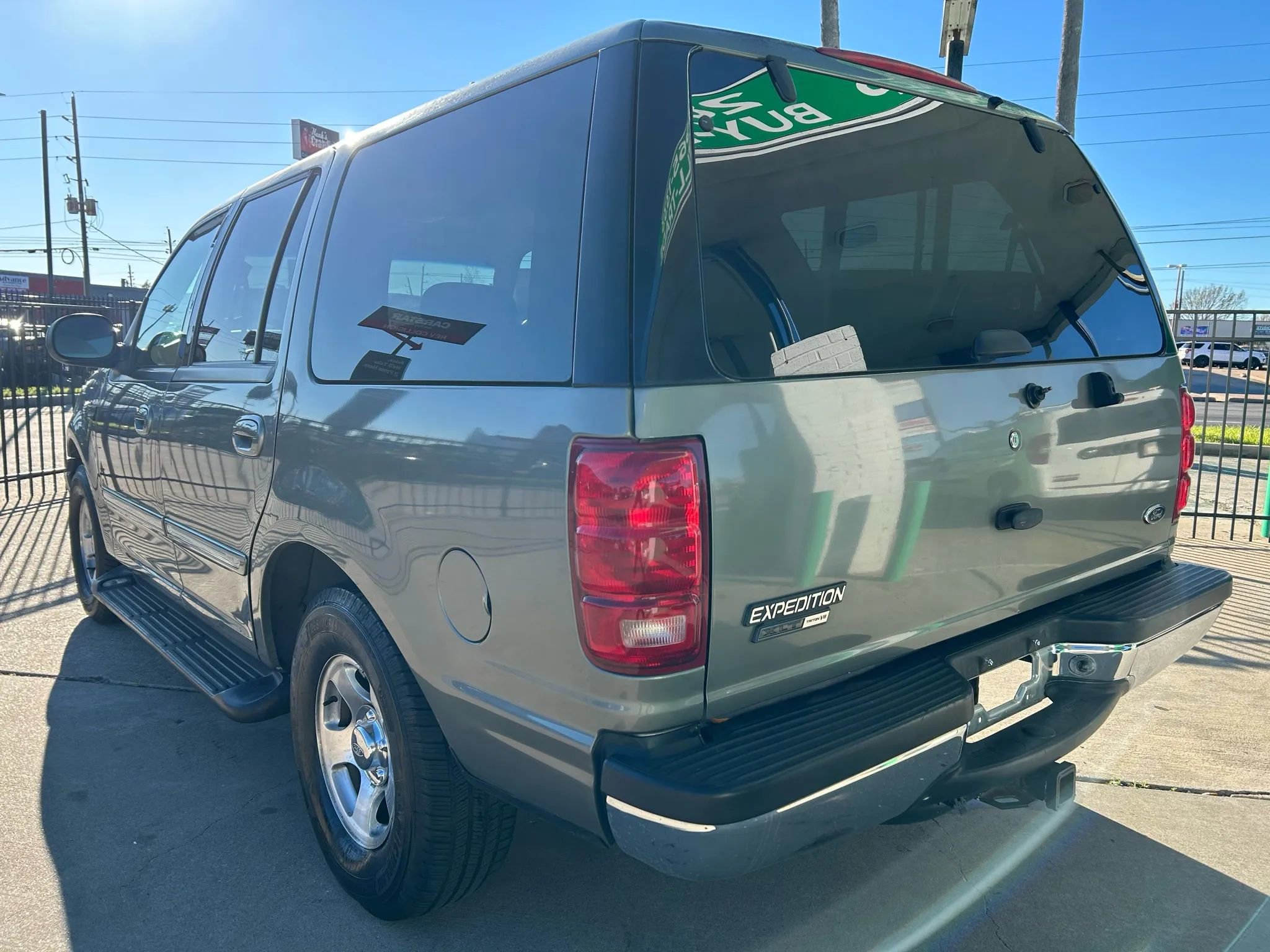 Used 1999 Ford Expedition XLT RWD image 4