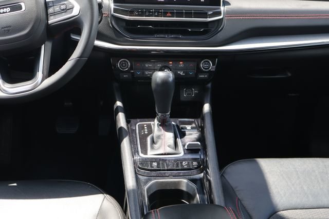 Used 2022 Jeep Compass Trailhawk AWD/4WD image 13