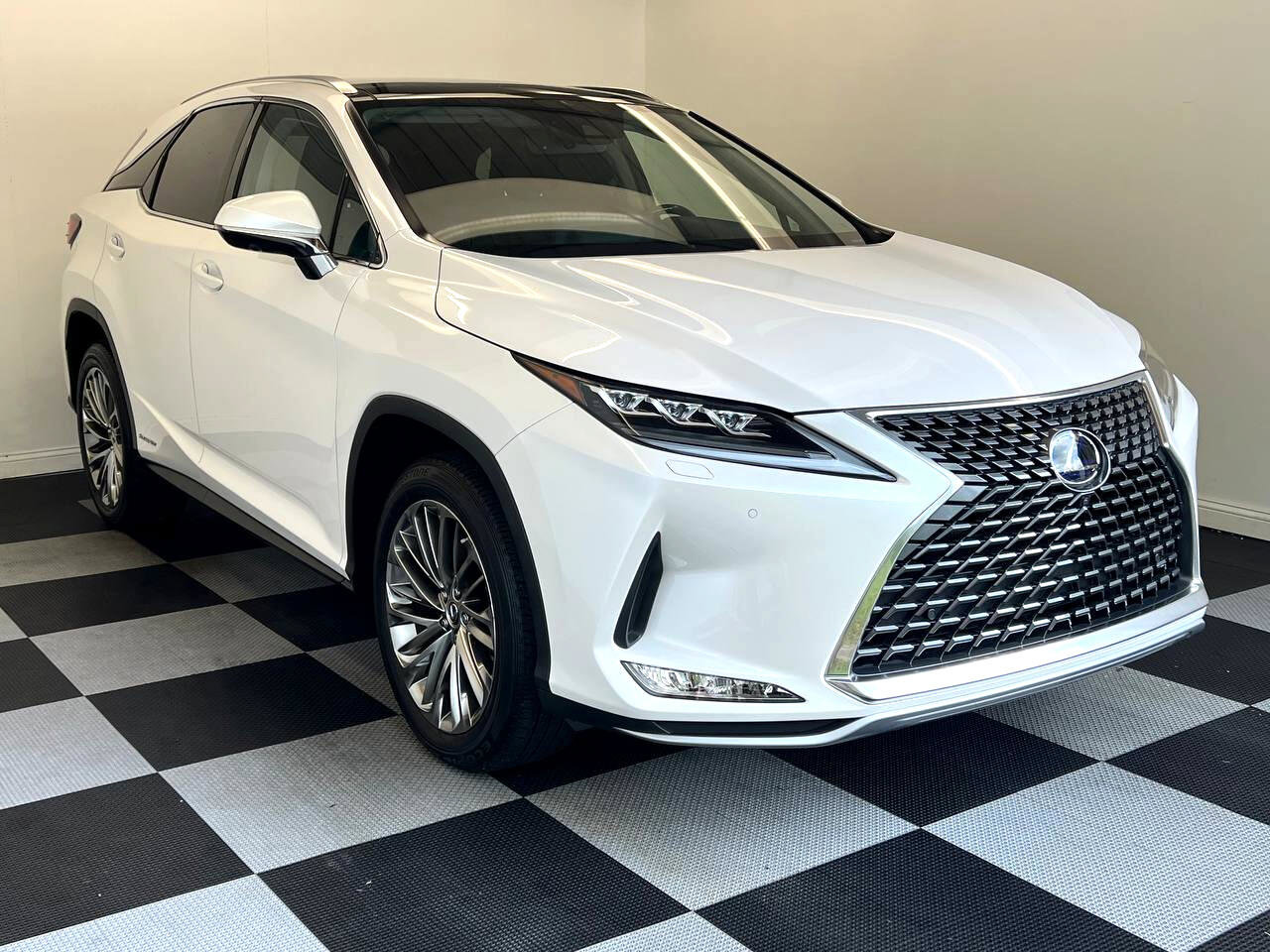 Used 2022 Lexus RX 450h AWD w/ Luxury Package image 3