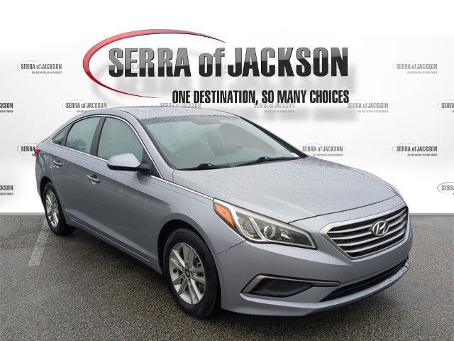 Used 2016 Hyundai Sonata SE w/ Cargo Package image 2