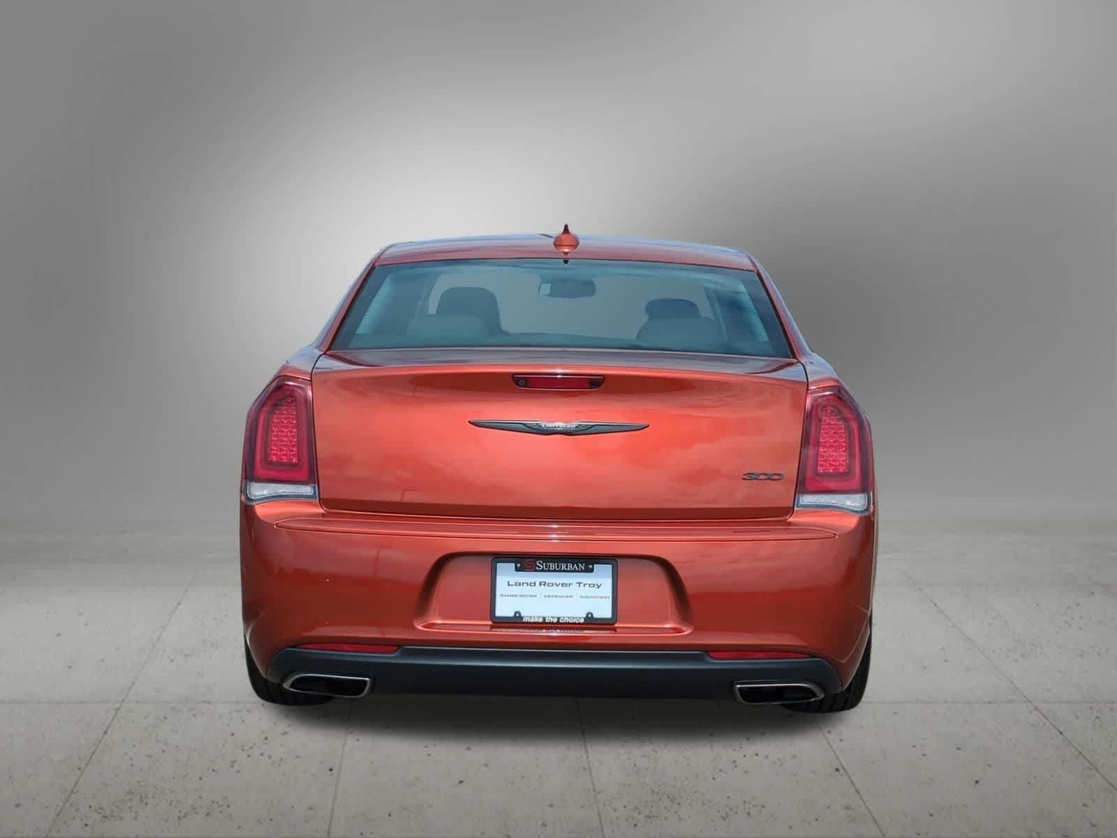 Used 2020 Chrysler 300 Touring w/ Sport Appearance Package RWD image 5
