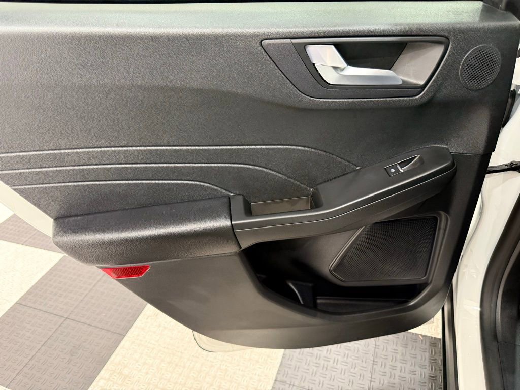 New 2024 Ford Escape SE w/ PHEV Premium Package image 17