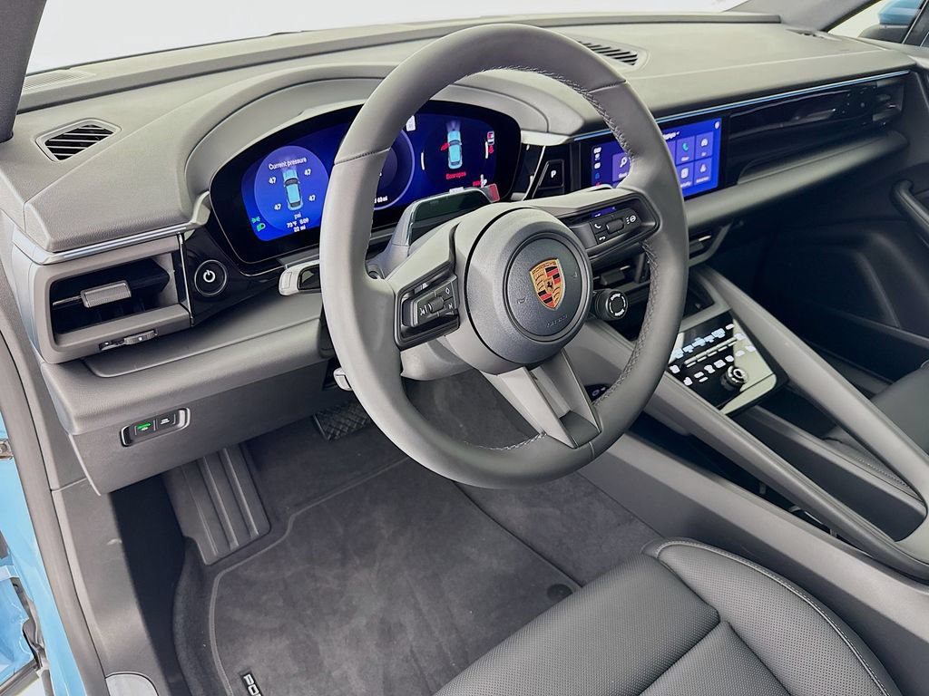 New 2026 Porsche Macan Electric RWD image 4