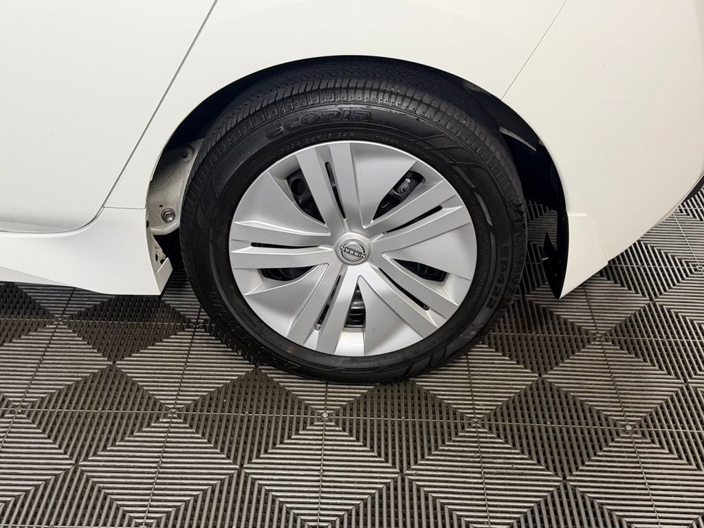 Used 2025 Nissan Leaf S FWD image 11