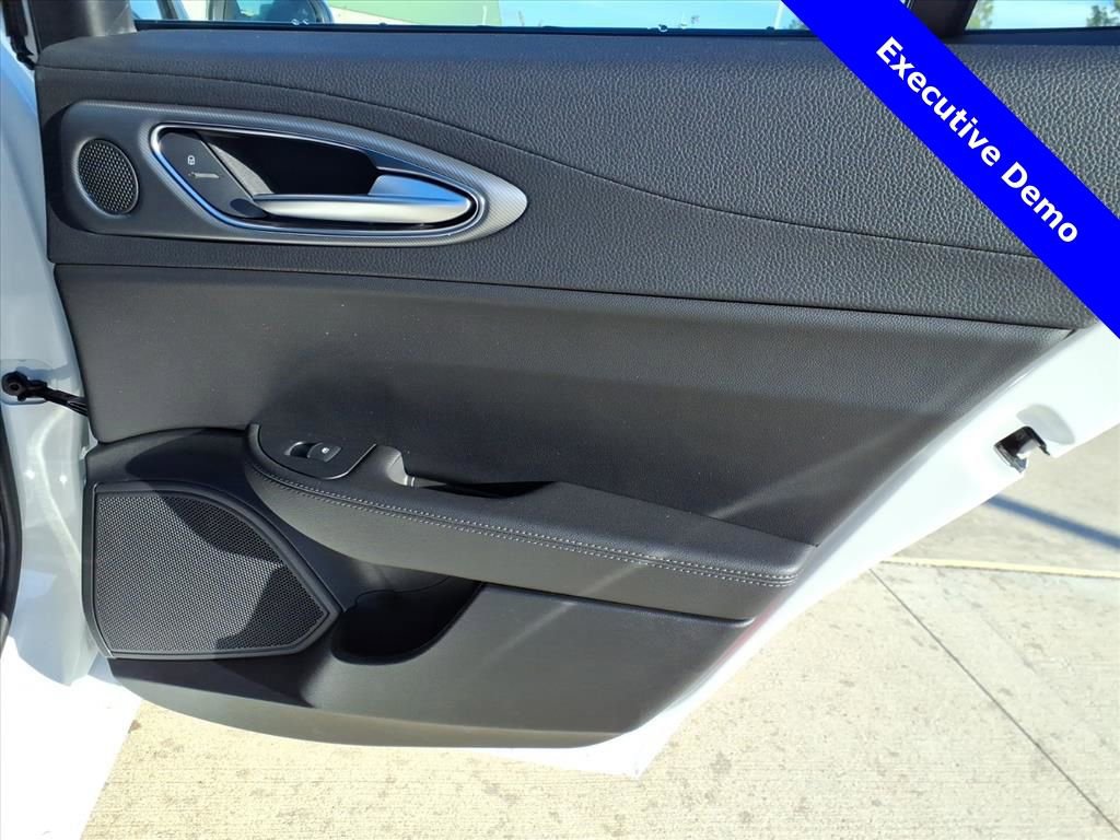 New 2025 Alfa Romeo Giulia w/ Driving Assist Package RWD image 11