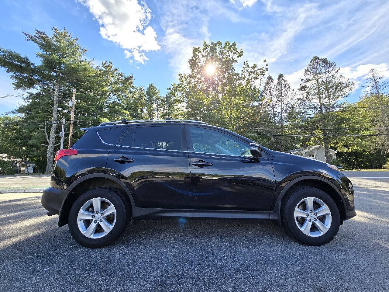 Used 2013 Toyota RAV4 XLE AWD/4WD image 10