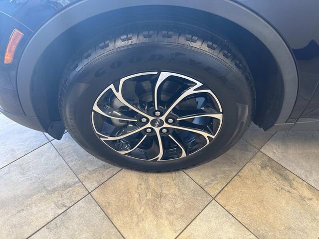 Used 2025 Lincoln Nautilus Premier AWD/4WD image 12
