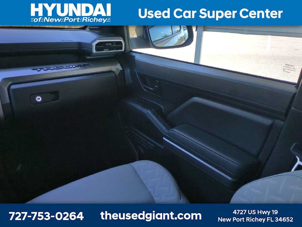 Used 2024 Toyota Tacoma SR5 w/ SR5 Upgrade Package RWD image 17