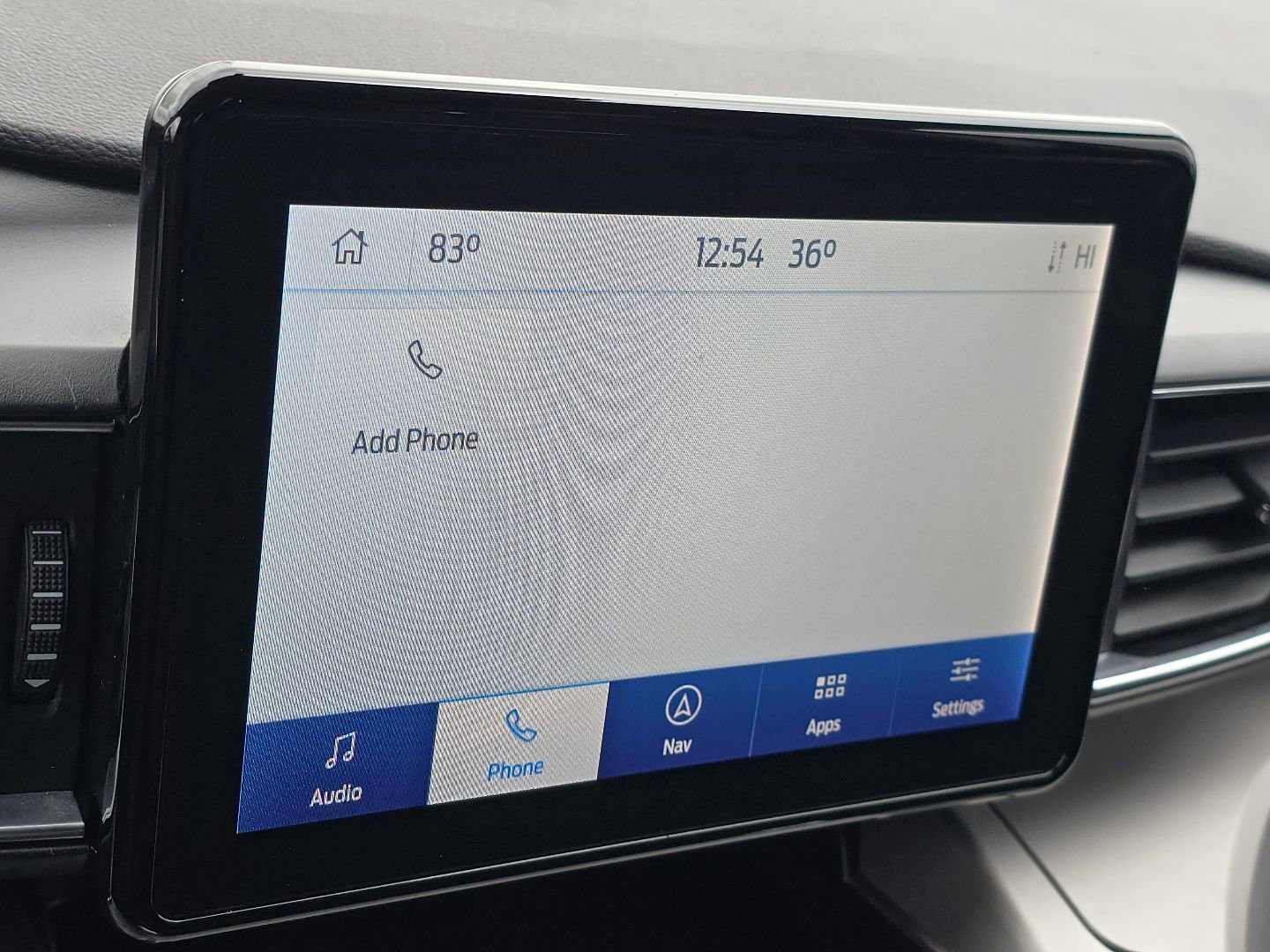 Used 2022 Ford Explorer XLT w/ Equipment Group 202A image 6