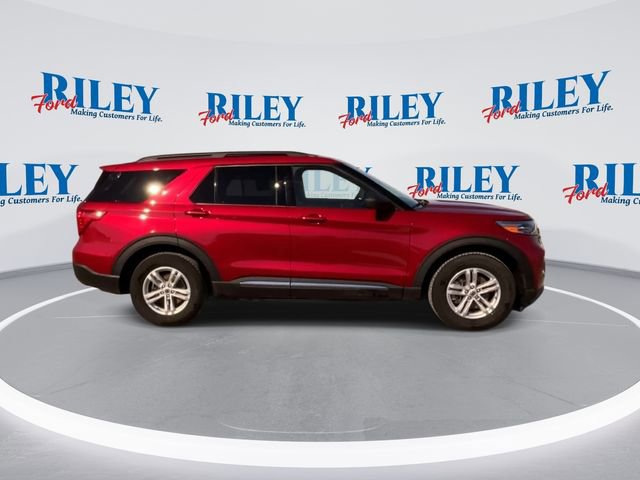 Certified 2021 Ford Explorer XLT w/ Equipment Group 202A image 10