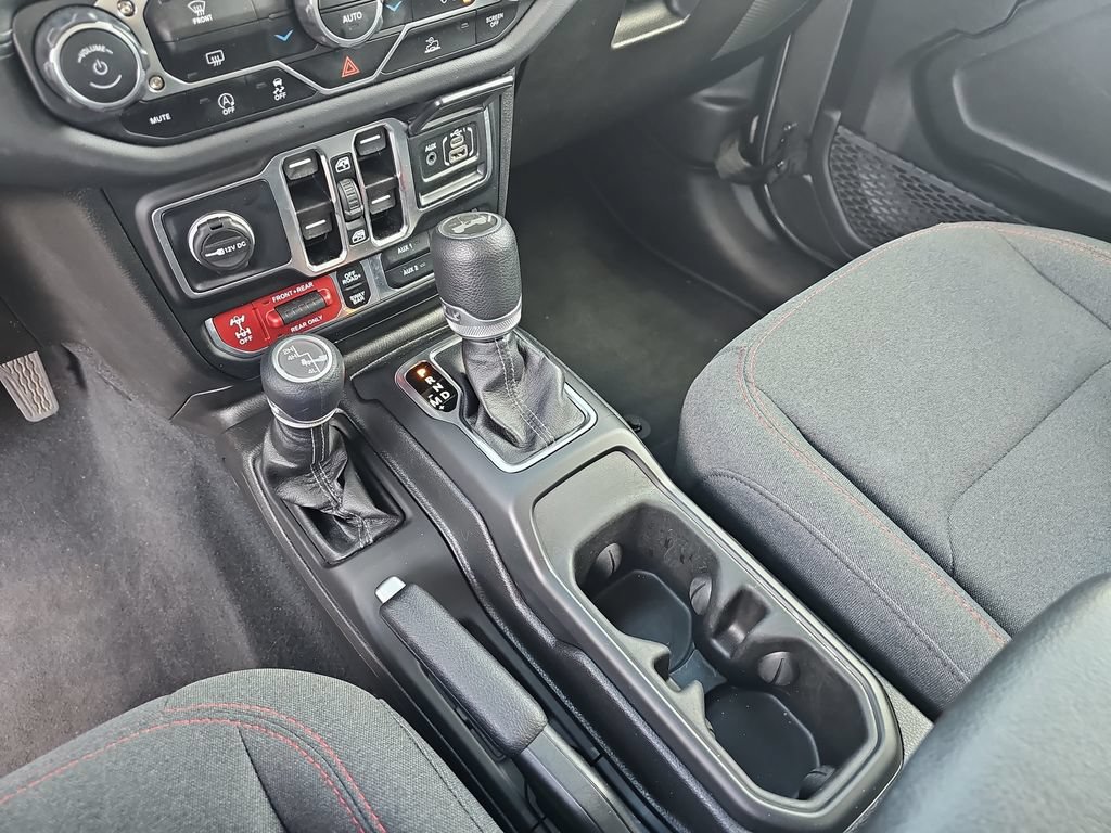 Used 2025 Jeep Wrangler Unlimited Rubicon AWD/4WD image 30