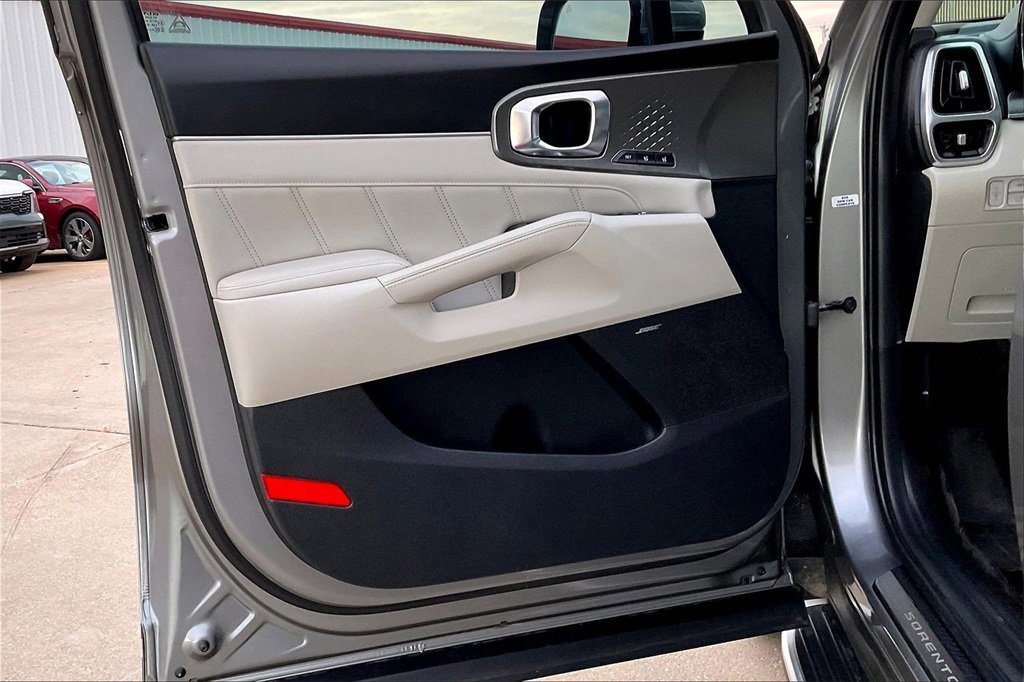 Certified 2022 Kia Sorento SX Prestige w/ Panoramic Sunroof Package image 23