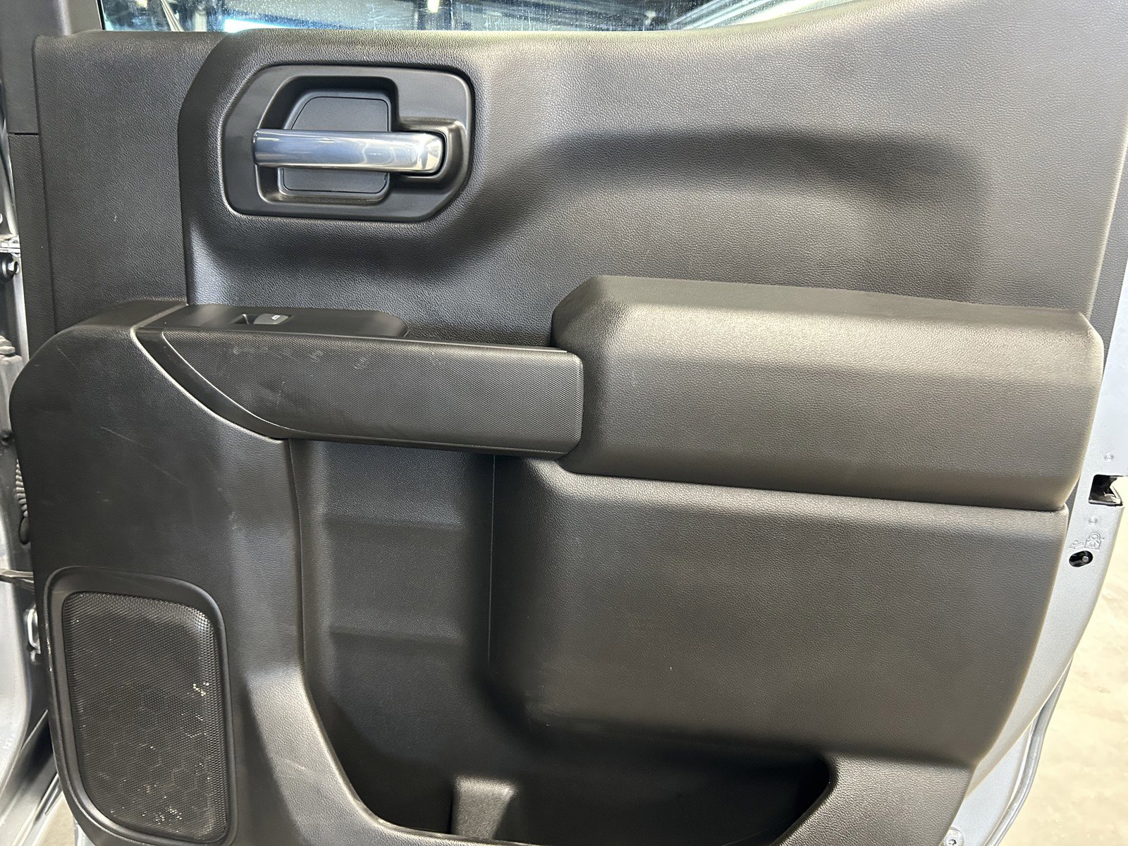 Used 2023 Chevrolet Silverado 1500 Custom image 17